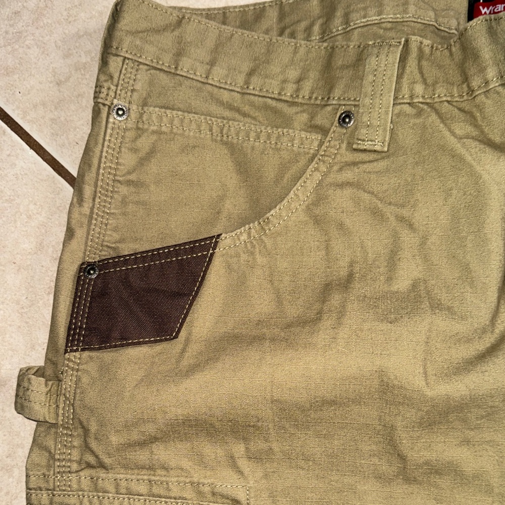 Wrangler Men's Cargo Pants - Olive - Picture 3 of 9